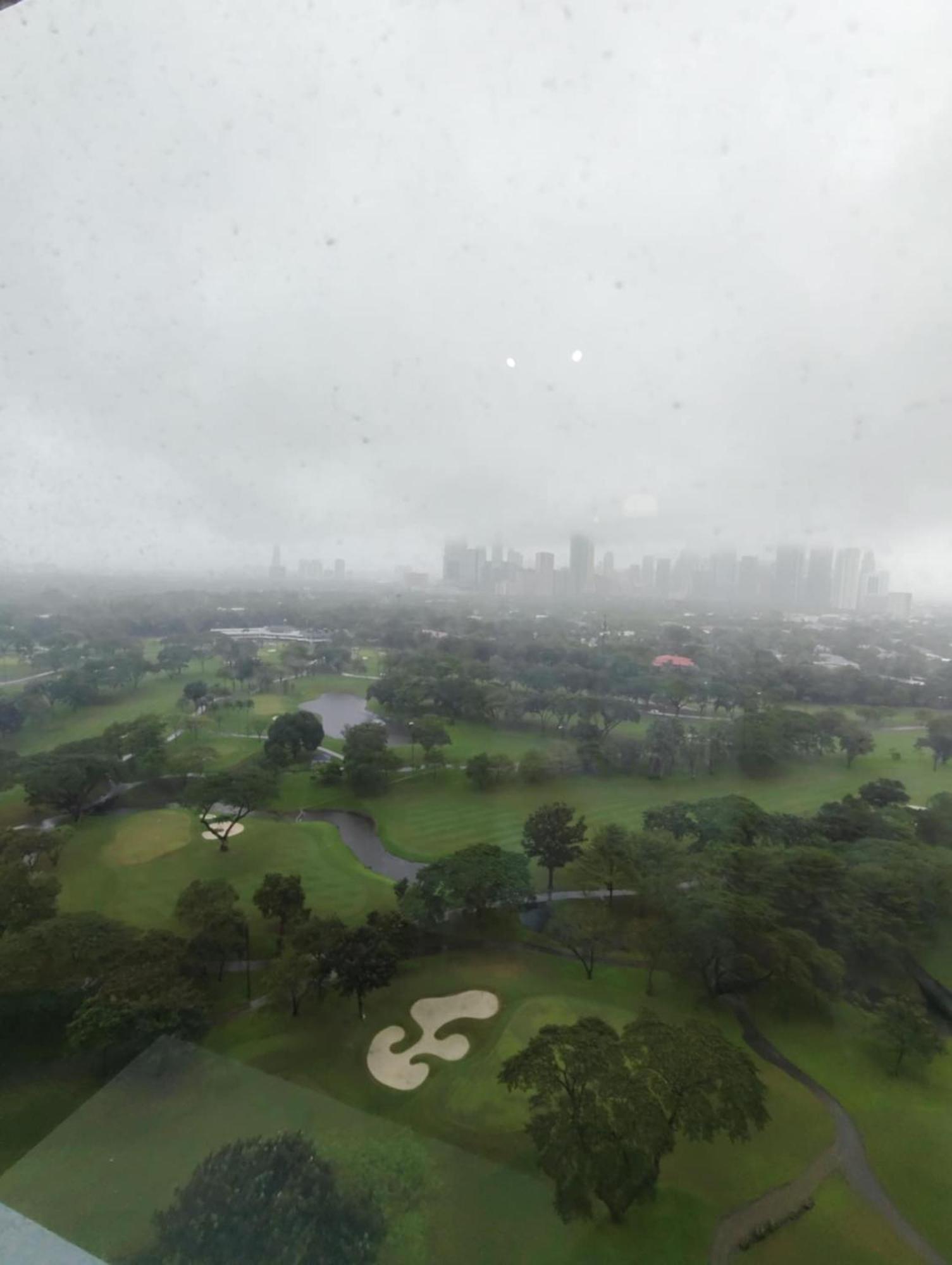 Bellagio One Bedrroom Bgc Burgos Circle By Christine Suites Ph Taguig Eksteriør billede